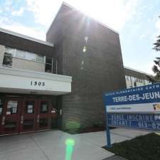 École élémentaire catholique Terre-des-Jeunes | 1303 Fellows Rd, Ottawa, ON K2C 2V8, Canada