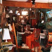 The Little House Studio, antiques and so much more | 19060 Centre St, Mount Albert, ON L0G 1M0, Canada