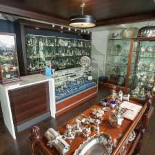 JH Tee Antiques Ltd | 1631 W 3rd Ave, Vancouver, BC V6J 1K1, Canada