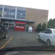 Metro Dubuc Deschaillons | 300 12E Avenue, Deschaillons-sur-Saint-Laurent, QC G0S 1G0, Canada