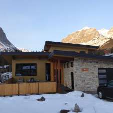 4Peaks Rocky Mountain Home | 17 MacDonald Pl, Canmore, AB T1W 2N1, Canada