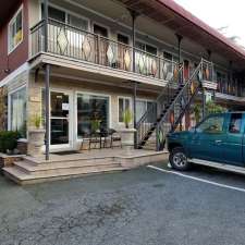 Horseshoe Bay Motel | 6588 Royal Ave, West Vancouver, BC V7W 2B6, Canada