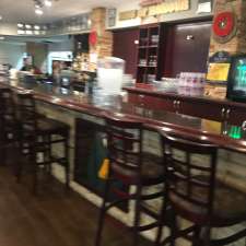 Hat Tricks Family Restaurant & Bar | 11610 65 Ave NW, Edmonton, AB T6H 2V8, Canada