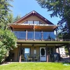 Willow Tree Bed and Breakfast | 7230 Fraser Crescent, Anglemont, BC V0E 1M8, Canada