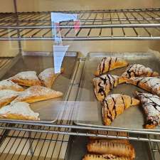 Home Bakery | 132 Broadway Ave, Pilot Mound, MB R0G 1P0, Canada