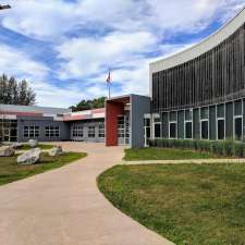 South Queens Middle School | 157 Old Bridge St, Liverpool, NS B0T 1K0, Canada