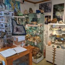 Crystal Cave Mineral Exhibit & Crystal Shoppe | 11077 Hwy 124, South River, ON P0A 1X0, Canada