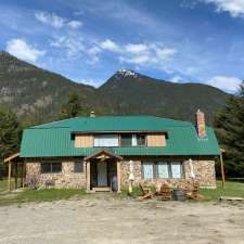 The Sunshine Valley Inn | 14861 Sumallo Rd, Hope, BC V0X 1L5, Canada